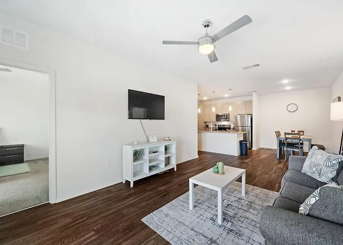 Lavish 2Br Apartment In Tampa
