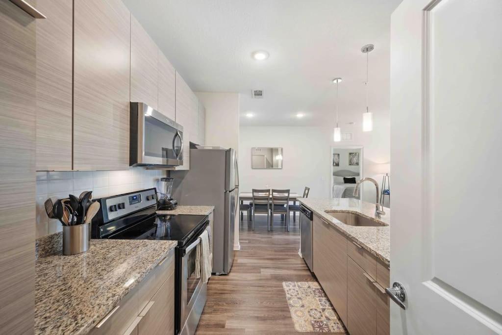 Lavish 2br In *